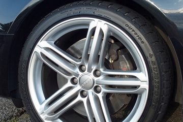 Tire-and-wheel-after-Top-Gloss-treatment